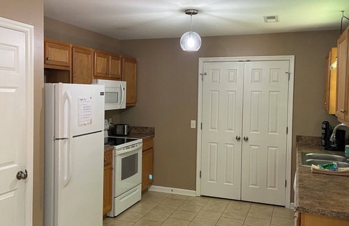 Flintstone Casa | The Flintstone House is a pet friendly home w/mountain views & fiber internet!