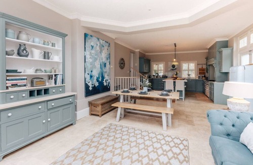 Hurley Casa | The Florence - Henley Regatta