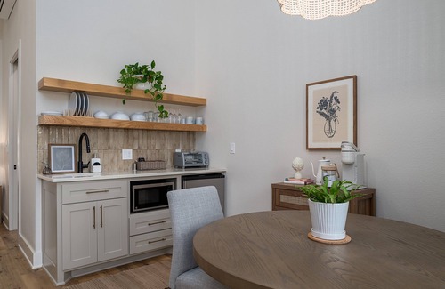Tyler Cabaña | The Floret Cottage
