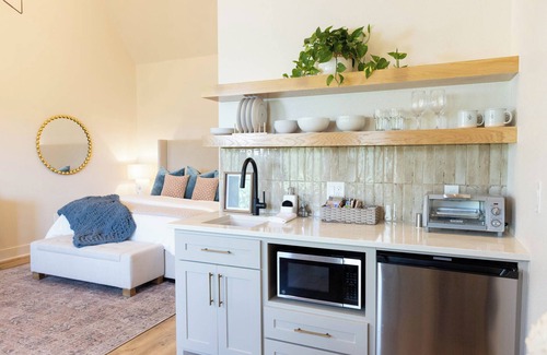 Tyler Cabaña | The Floret Cottage