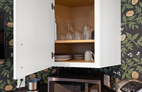 Auburn Cabaña | The Flower Bed studio cottage-your private garden paradise
