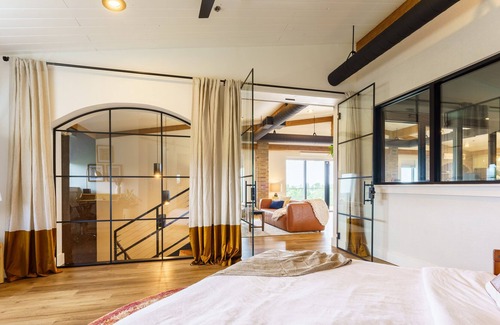 Plymouth Condominio | The Flyest Place to Stay in the APK