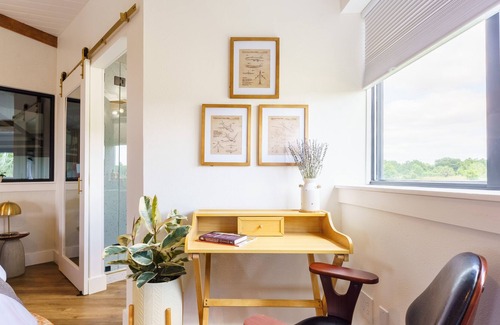 Plymouth Condominio | The Flyest Place to Stay in the APK