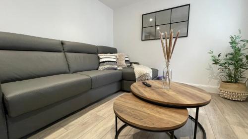 Wick Apartamento | The Forge by Caithness Luxury Apartments NC500 - Elegant Luxury Apartment with Bike store - Sleeps 4