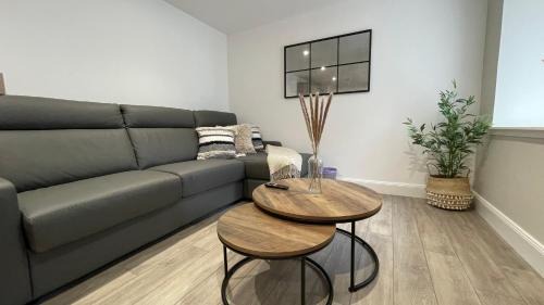 Wick Apartamento | The Forge by Caithness Luxury Apartments NC500 - Elegant Luxury Apartment with Bike store - Sleeps 4