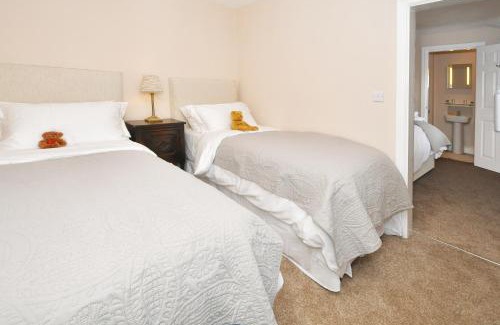 Leek Casa | The Fountain Inn