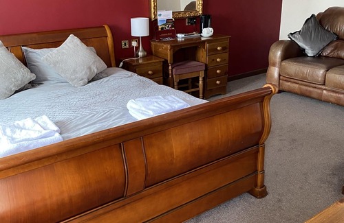 Tenbury Wells Hotel | The Fountain Oldwood