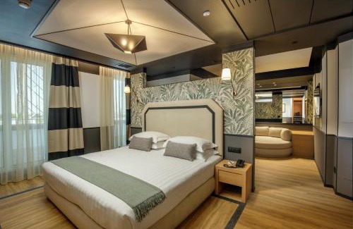 Tor Sapienza Hotel | The Fourth Dimension by Domidea
