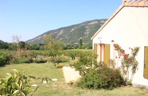 Roche-Saint-Secret Apartamento | El albaricoque casa, planta baja, tranquilo, por naturaleza, cerca de Nyons