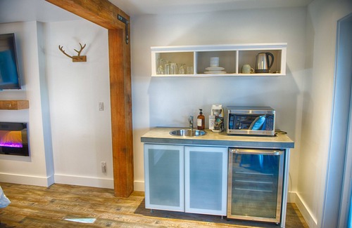 Ucluelet Casa | The Francis Boutique Inn