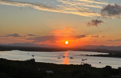 Cooktown Cama Y Desayuno | The Frangipani Suite - One bedroom apartment in Cooktown