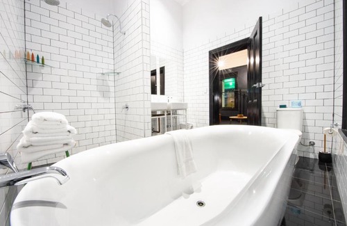 Adelaide Central Business District Hotel | The Franklin Boutique Hotel