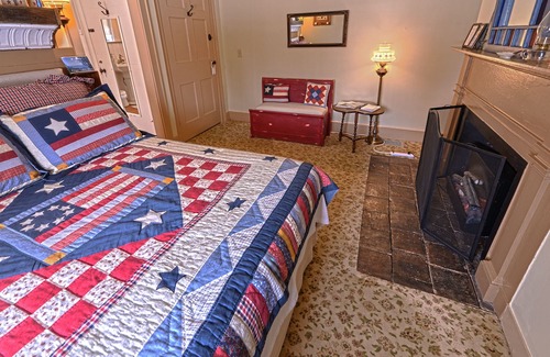 Canandaigua Cama Y Desayuno | The Franklin-Queen-Confortable-Baño en la habitacion