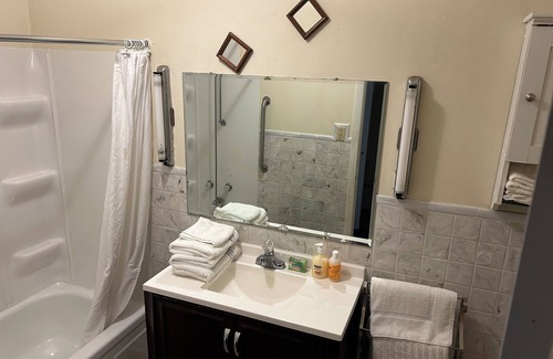Strawberry Point Hotel | The Franklin hotel and restaurant