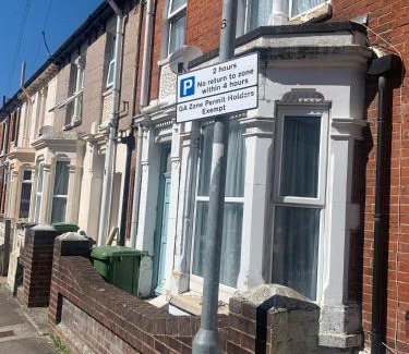 Portsmouth Cama Y Desayuno | The Fratton Crib