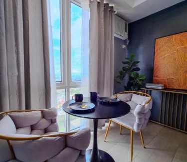Ugong Apartamento | The French Apartment Pasig - Fast Wi-Fi and pool