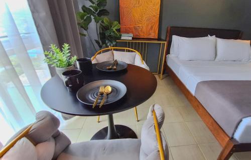 Ugong Apartamento | The French Apartment Pasig - Fast Wi-Fi and pool