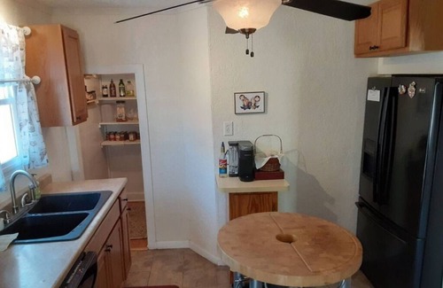Great Falls Casa | The French Cottage - Walking distance to downtown restaurants and shops!