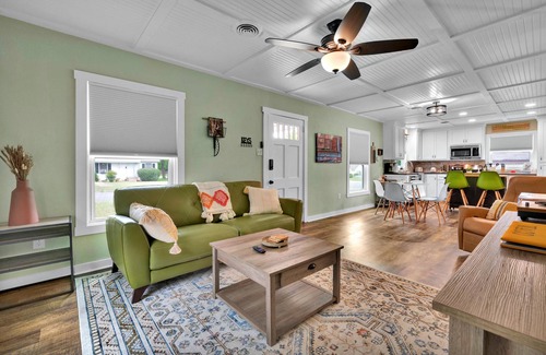 Waco Casa | "The Fried Green Tomato" Family & Pet Friendly, QR Code Walk Thru, 1 night min.