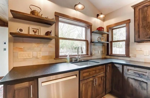 Clintonville Cabina | The Frog Cabin