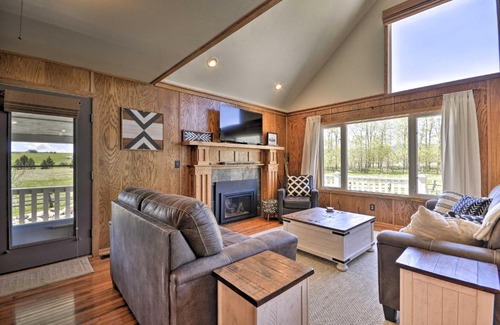 Red Lodge Casa | The Front Porch 20-Acre Country Home with Mtn View