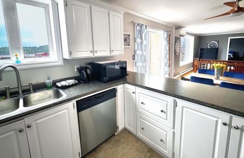 Norman's Cove-Long Cove Casa | The Full House @ The Homestead Oceanfront Suites