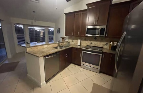 Port Charlotte Casa | The Funky Chicken Lakefront & Heated Pool