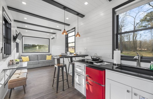 Willis Casa | The G.O.A.T: 2 mins to Lake Conroe! Heated Pool, Fire Pit, Stocked Ponds