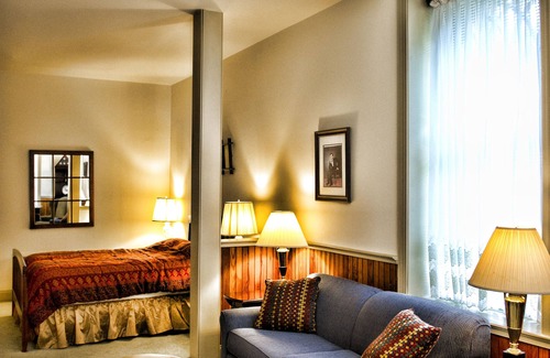 Reading Casa | The Gables at Stirling Guest Hotel