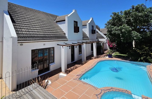 Hout Bay Villa | The Gables Hout Bay, céntrico y seguro en Hout Bay con piscina, capacidad para 6 a 11