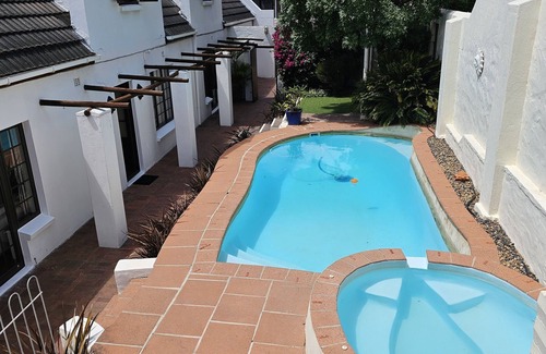 Hout Bay Villa | The Gables Hout Bay, céntrico y seguro en Hout Bay con piscina, capacidad para 6 a 11