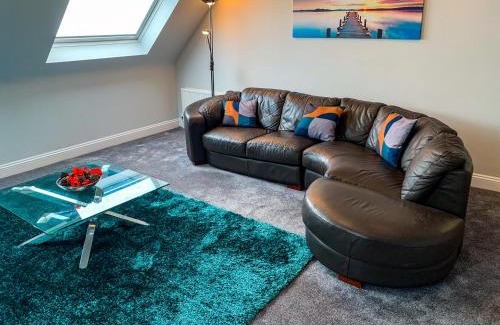 Canford Cliffs Apartamento | The Gables Poole, 3 Bedroom Penthouse Apartment