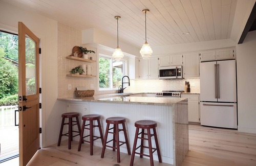 Lake Roesiger Casa | “The Gallery” Luxury Mid Century Modern Lakehouse