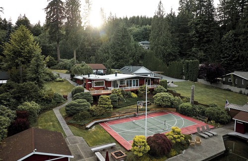 Lake Roesiger Casa | “The Gallery” Luxury Mid Century Modern Lakehouse