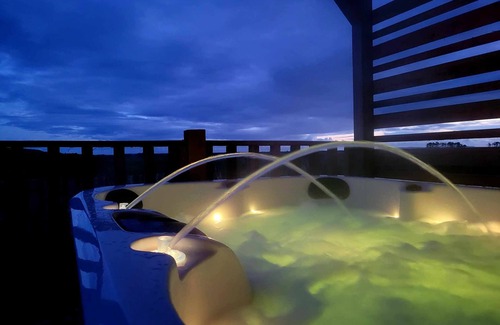 Newton Stewart Cabina | The Galloway Steading-The Herons Nest cabin with Hot Tub couples/families