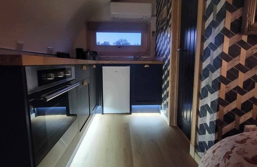 Newton Stewart Cabina | The Galloway Steading- The Fox's Den couples retreat cabin with Hot tub