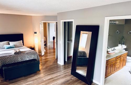 Tuxedo Park Casa | The Games House - Sleeps 8, 3 Bed, 3 Bath - Free Parking