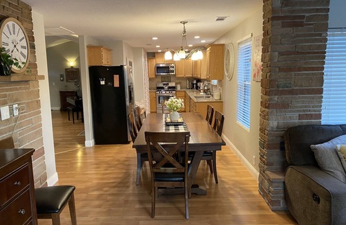 Citrus Heights Casa | The Garden Cottage House with stunning large pool/jacuzzi, baby grand piano