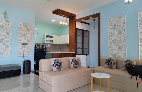 Hosur Apartamento | The Garden Escape by StayJadePrivate PoolLawns