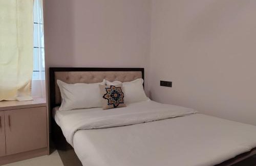 Hosur Apartamento | The Garden Escape by StayJadePrivate PoolLawns