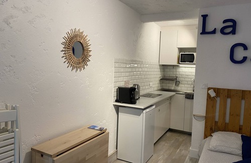 La Capte Apartamento | Le Jardin-Estudio-Diseñador-Baño privado con ducha-Vista al Jardín