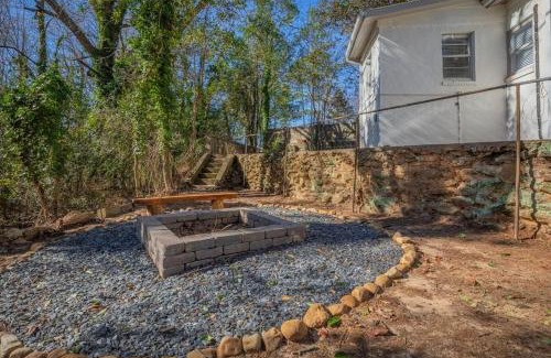 Athens Casa | The Garden House - 2 miles to Sanford Stadium