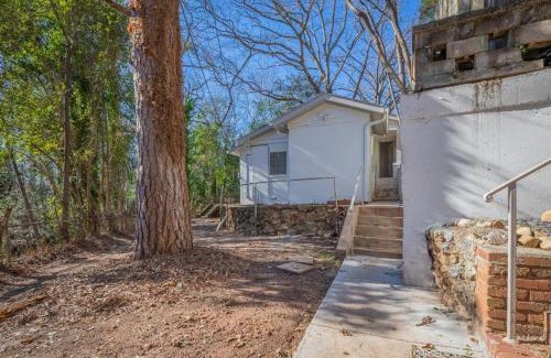 Athens Casa | The Garden House - 2 miles to Sanford Stadium