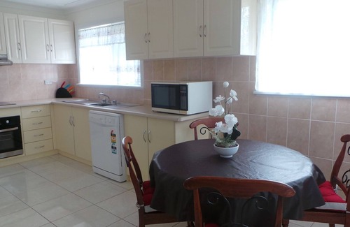 South Tamworth Casa | The Garden House - Wi-Fi y FOXTEL GRATUITOS, ACCESIBLES