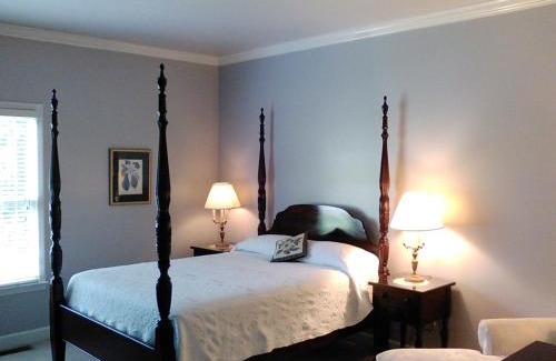 Monterey Cama Y Desayuno | The Garden Inn Bed & Breakfast at Bee Rock