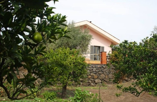 Belpasso Casa | THE GARDEN OF ETNA - ETNA GARDEN COTTAGE