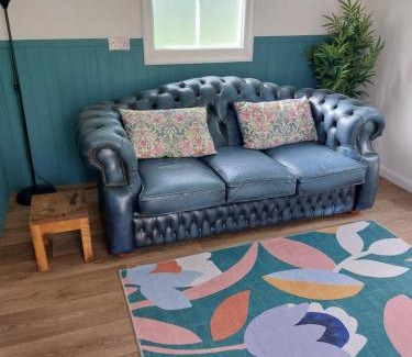 Hewish Casa | The Garden Room at Poplar Cottage
