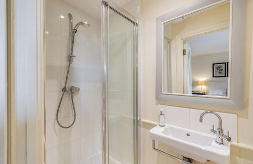 East Dean and Friston Cabina | The Garden Room