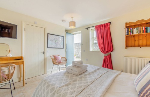 East Dean and Friston Casa | The Garden Room - Tiger Inn