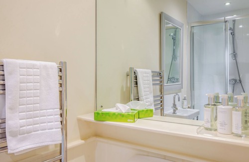 East Dean and Friston Casa | The Garden Room - Tiger Inn
